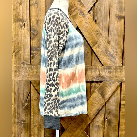 NWOT Vanilla Bay Long Sleeve Tie Dye & Leopard Top - Picture 5 of 16